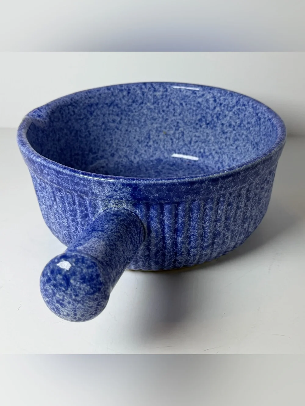 Coventry Stoneware Blue Spongeware Handled Serving Bowl Pour Spout 8”